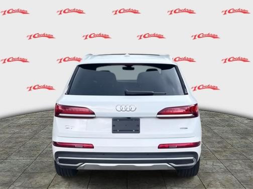 2024 Audi Q7 45 Premium Plus