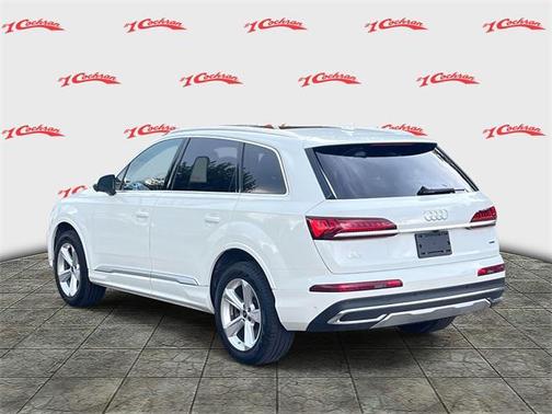 2024 Audi Q7 45 Premium Plus