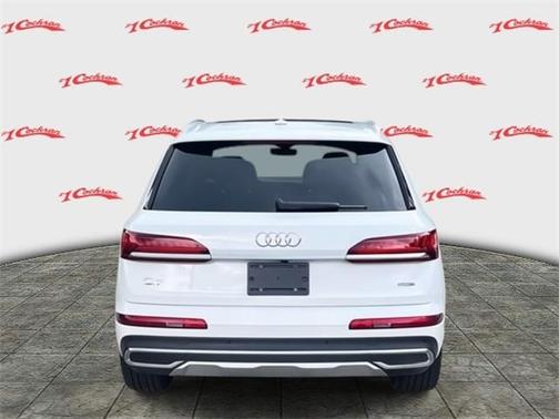 2024 Audi Q7 45 Premium Plus