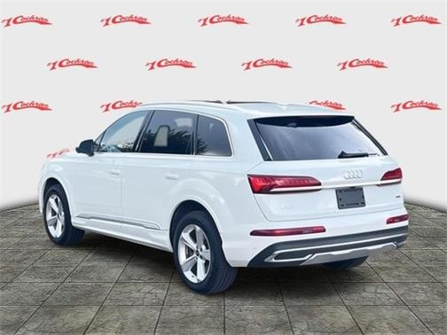 2024 Audi Q7 45 Premium Plus