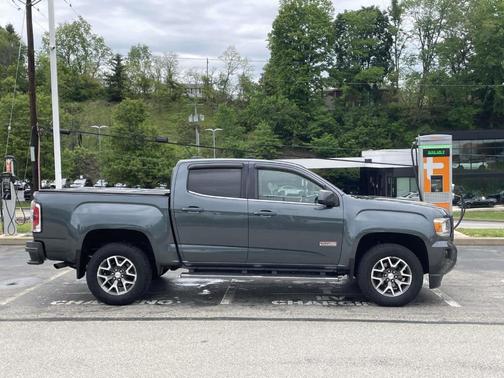 Cyber Gray Metallic 2015 GMC Canyon SLE