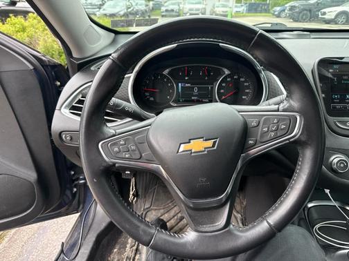 Blue Velvet Metallic 2018 Chevrolet Malibu LT