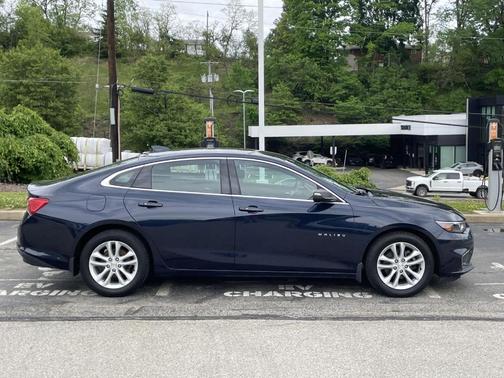Blue Velvet Metallic 2018 Chevrolet Malibu LT