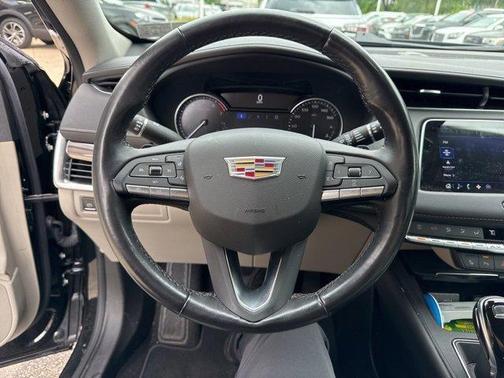 2021 Cadillac XT4 Luxury