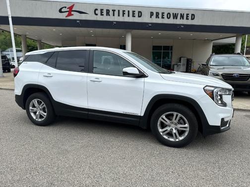 Summit White 2024 GMC Terrain SLE