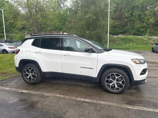 Bright White Clearcoat 2024 Jeep Compass Limited