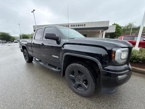 Onyx Black 2017 GMC Sierra 1500 SLE