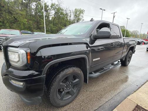 Onyx Black 2017 GMC Sierra 1500 SLE