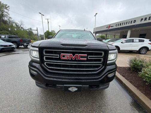 Onyx Black 2017 GMC Sierra 1500 SLE