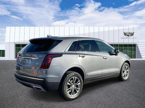 2022 Cadillac XT5 Premium Luxury