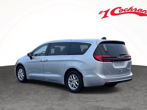 2024 Chrysler Pacifica Touring-L