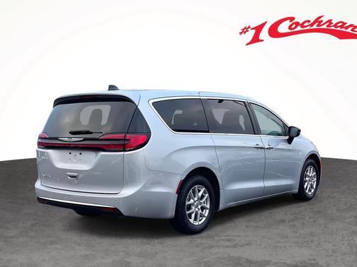 2024 Chrysler Pacifica Touring-L