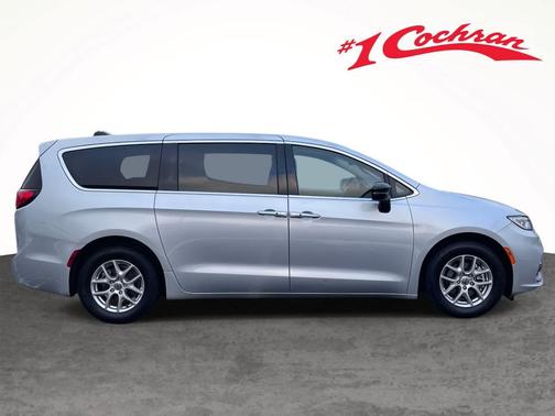 2024 Chrysler Pacifica Touring-L