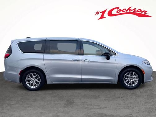 2024 Chrysler Pacifica Touring-L