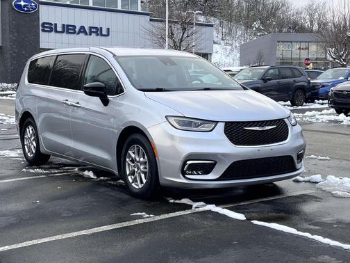 2024 Chrysler Pacifica Touring-L