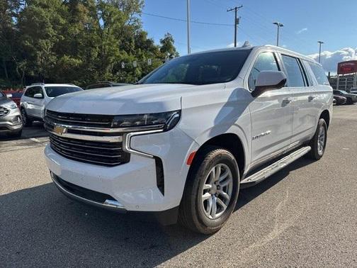 2023 Chevrolet Suburban LT