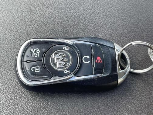 White Frost Tri-Coat 2019 Buick LaCrosse Essence