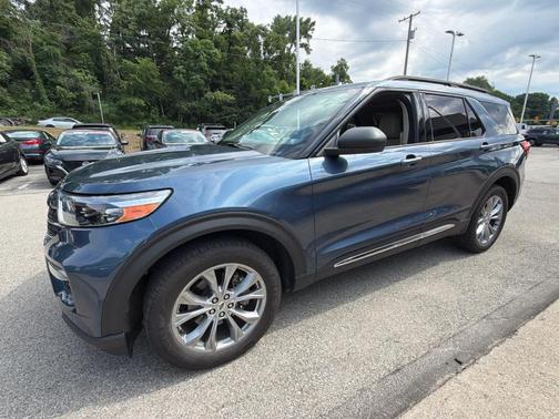 Blue Metallic 2020 Ford Explorer XLT