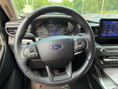 Blue Metallic 2020 Ford Explorer XLT