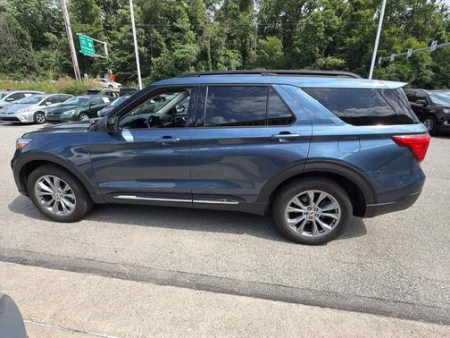 Blue Metallic 2020 Ford Explorer XLT