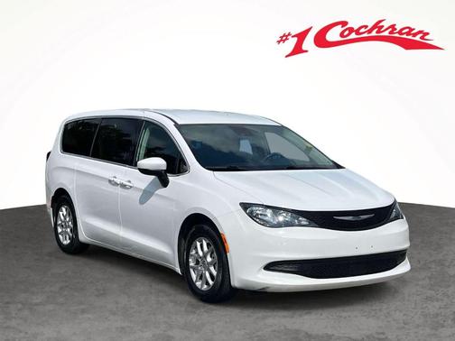 Bright White Clearcoat 2023 Chrysler Voyager LX