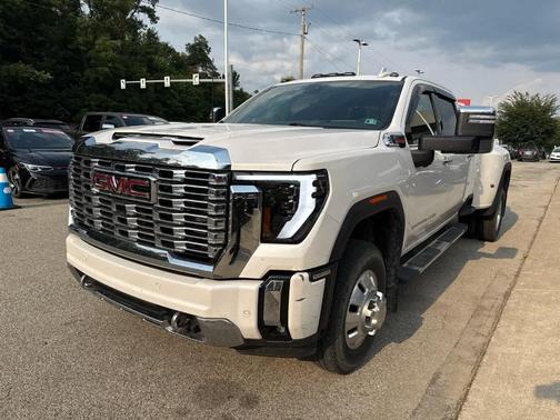 White Frost Tri-Coat 2024 GMC Sierra 3500 Denali