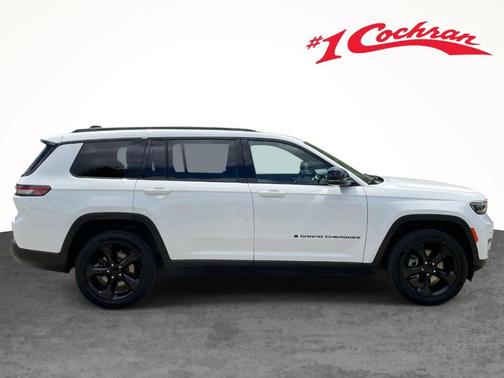 Bright White Clearcoat 2023 Jeep Grand Cherokee L Laredo