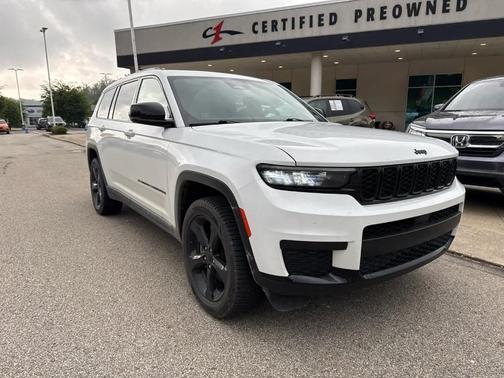 Bright White Clearcoat 2023 Jeep Grand Cherokee L Laredo