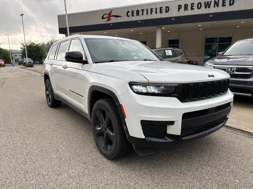 Bright White Clearcoat 2023 Jeep Grand Cherokee L Laredo