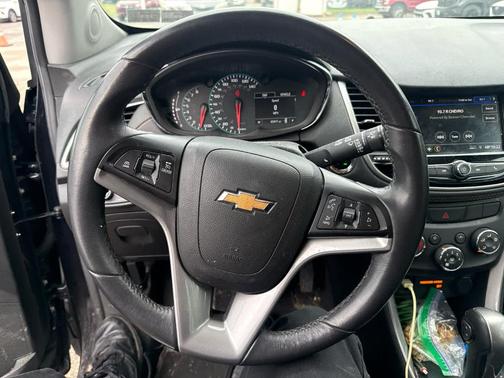 Midnight Blue Metallic 2022 Chevrolet Trax LT