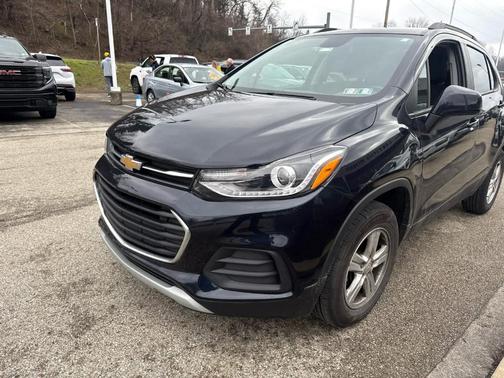 Midnight Blue Metallic 2022 Chevrolet Trax LT
