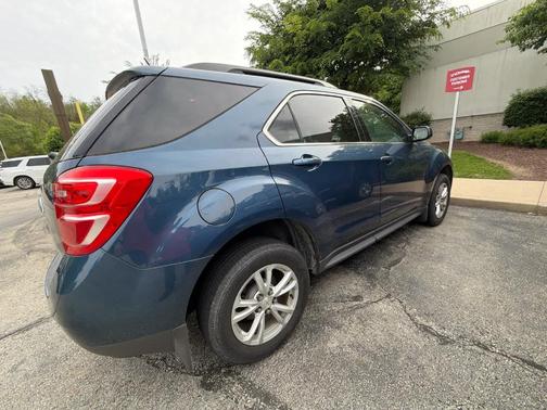 Patriot Blue Metallic 2017 Chevrolet Equinox LT