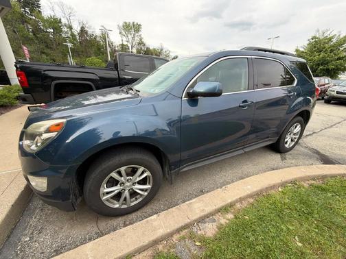 Patriot Blue Metallic 2017 Chevrolet Equinox LT