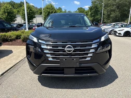 Super Black 2024 Nissan Rogue SV