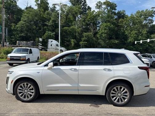 2022 Cadillac XT6 Premium Luxury AWD