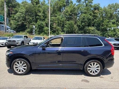 2016 Volvo XC90 T6 Momentum