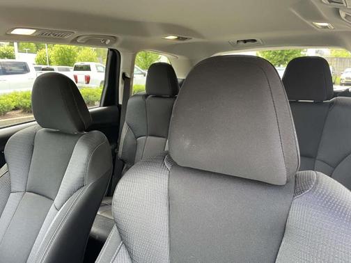 Crystal White Pearl 2023 Subaru Ascent Premium 8-Passenger