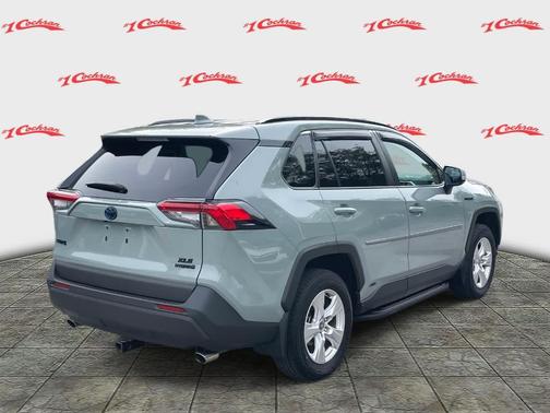 2021 Toyota RAV4 Hybrid XLE