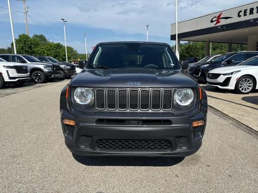 Graphite Gray 2023 Jeep Renegade Latitude