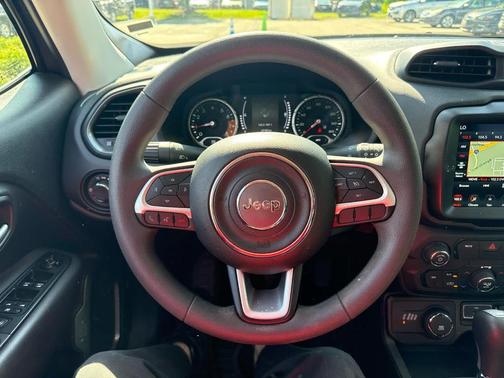 Graphite Gray 2023 Jeep Renegade Latitude