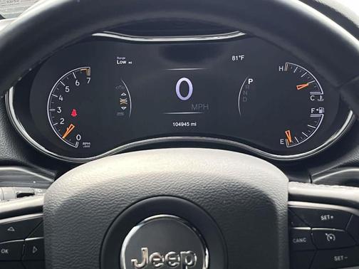 Sting Gray Clearcoat 2019 Jeep Grand Cherokee Altitude