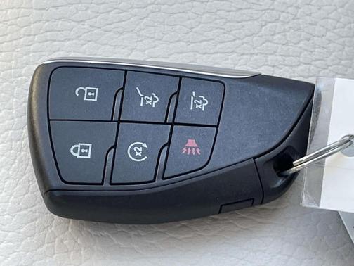 White Frost Tri-Coat 2022 GMC Yukon Denali