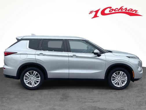 2022 Mitsubishi Outlander ES