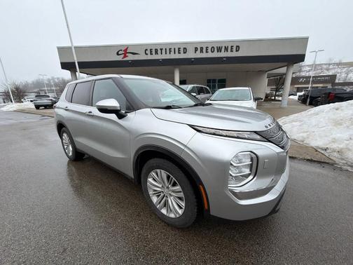 2022 Mitsubishi Outlander ES