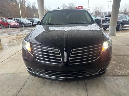 Black Velvet 2018 Lincoln MKT Reserve