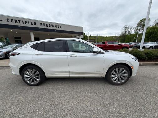 White Frost Tri-Coat 2025 Buick Envista Avenir