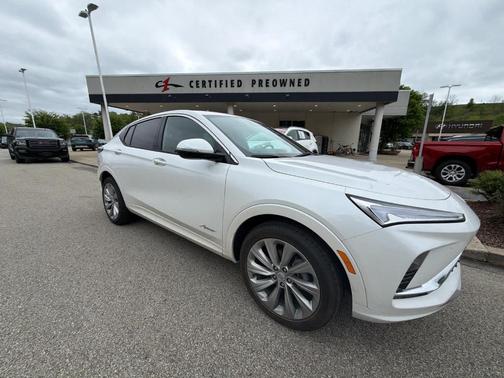 White Frost Tri-Coat 2025 Buick Envista Avenir