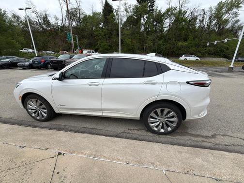 White Frost Tri-Coat 2025 Buick Envista Avenir