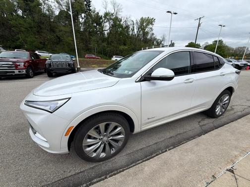 White Frost Tri-Coat 2025 Buick Envista Avenir