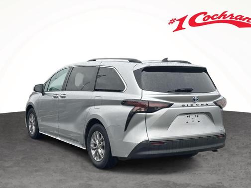 2024 Toyota Sienna XLE